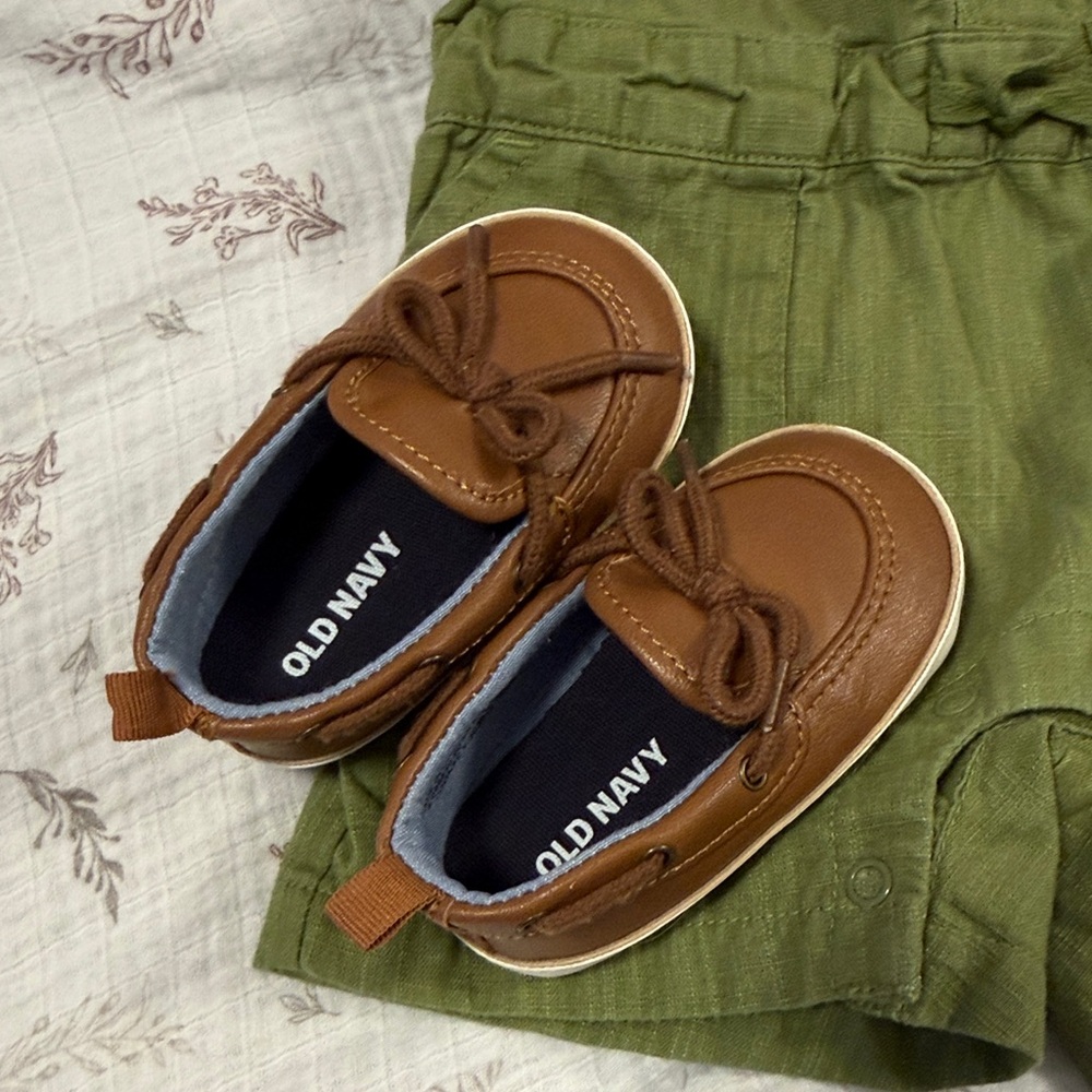 Old Navy Tan Kids Moccasins